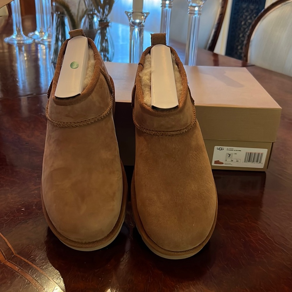 UGG